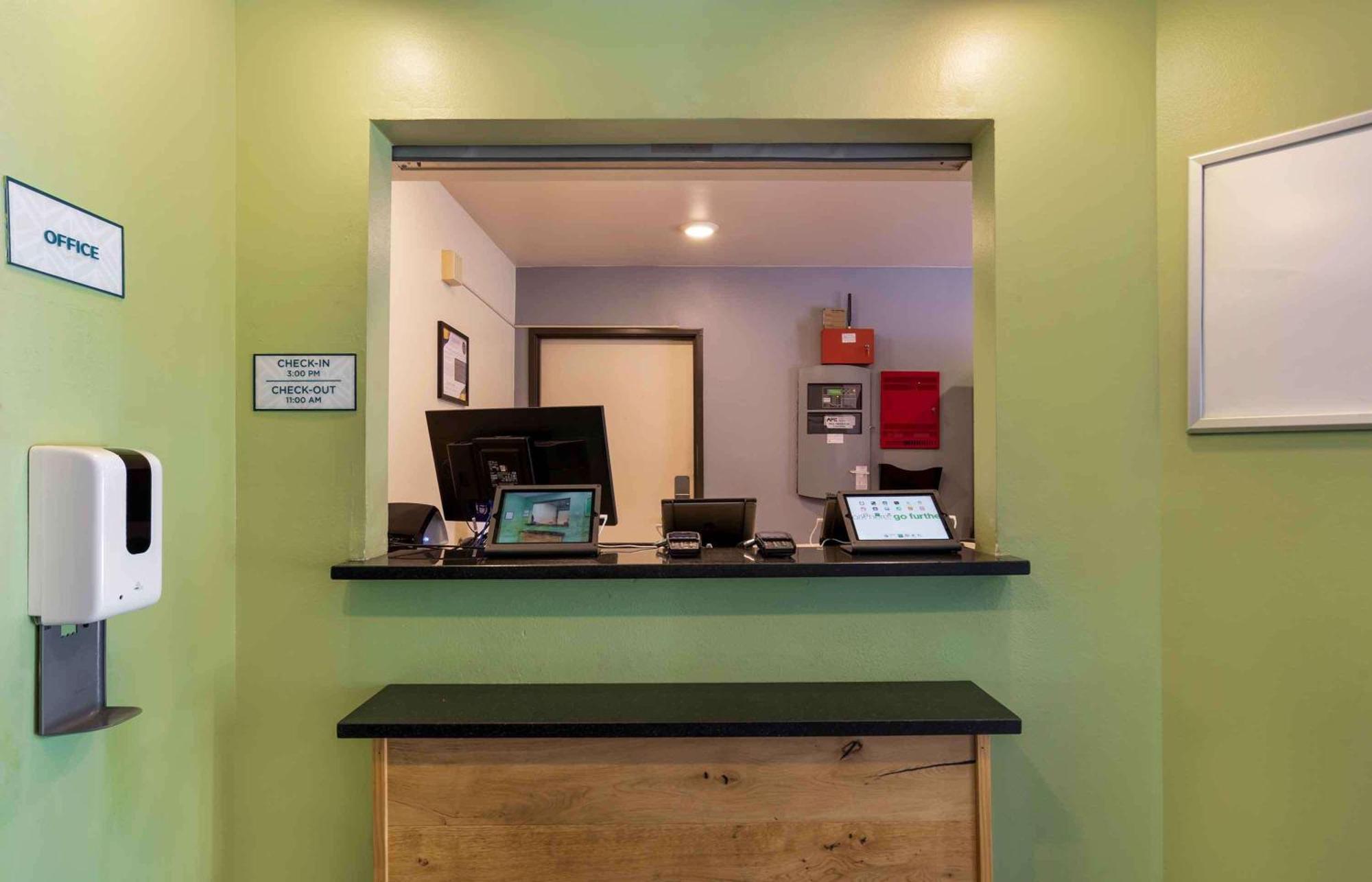 Extended America Select - Pensacola - Northeast Hotel 2*
